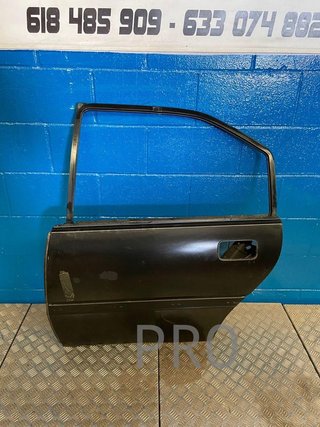Opel omega A puerta trasera izquierda ref 90398396