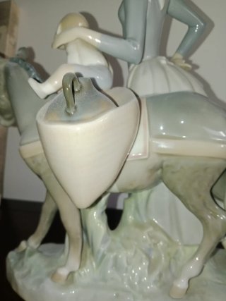Figura Lladrô Mujer y Niño en Burro