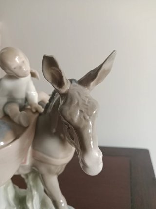 Figura Lladrô Mujer y Niño en Burro
