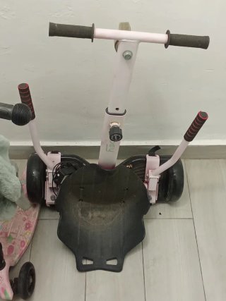 Kart eléctrico . Y desacoplando se usa de pie