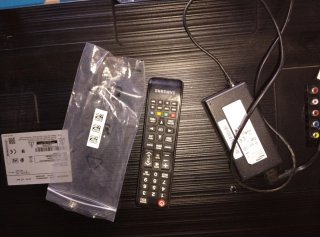 Televisor Samsung UE32N5305AK con caja y mando