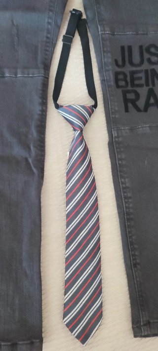 Pantalón vaquero niño Zara Boys T.10 + Corbata.