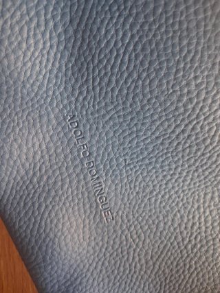 Bolso de mano piel Adolfo Dominguez azul