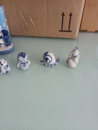 Figuritas cerámica azul y blanco