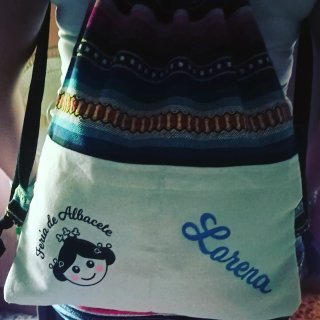 PEGATINAS DE VINILO ADHESIVO Y TEXTIL