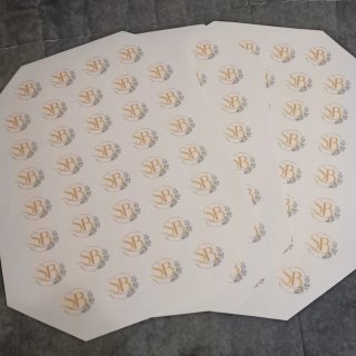 PEGATINAS DE VINILO ADHESIVO Y TEXTIL