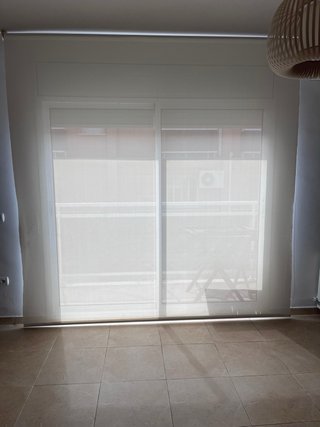 Estor enrollable blanco 250x269