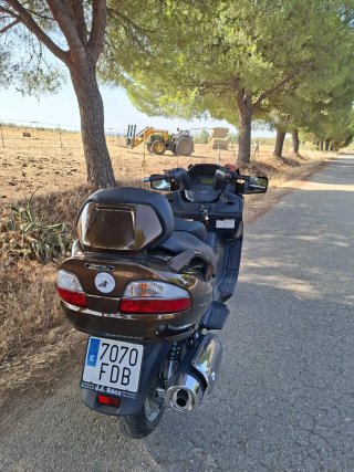 Suzuki Burgman 650 Marrón