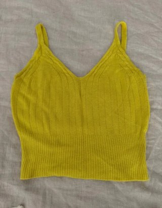 Top de punto amarillo