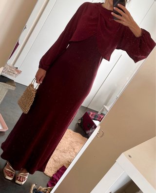Vestido de fiesta burdeos de The Are – NUEVO
