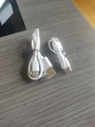 Lote de accesorios/cables varios.