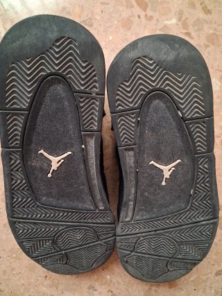 Zapatillas Jordan Negras .Talla 44