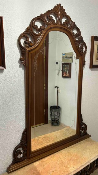 Mueble de entrada clásico madera y mármol