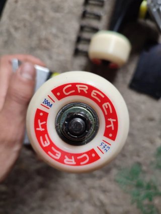 Ejes y ruedas skate