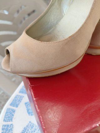 Sandalias doradas T36 + Regalo Zapatos T36