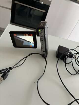 Videocámara Airis Negra y Plateada