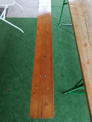 Conjunto de mesa y bancos de madera plegables