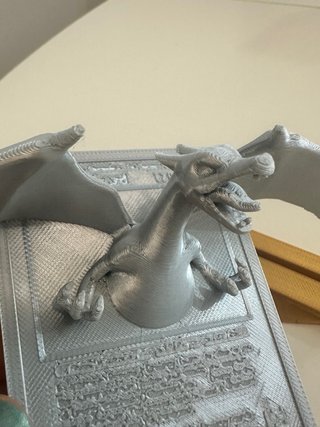 Escultura 3D Charizard Carta Pokémon