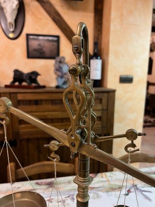 Balanza antigua latón dos platos