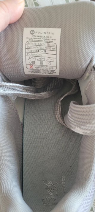Zapatillas  Grises