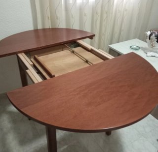 Mesa extensible + 4 sillas + cristal