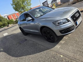 Coche familiar plateado