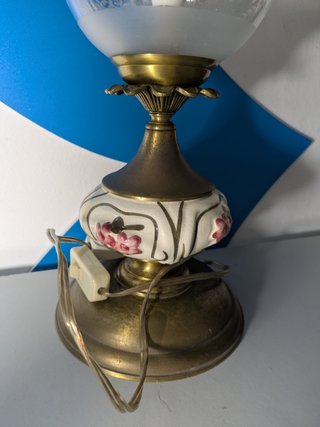 Lámpara de mesa estilo quinqué