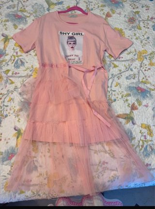 Vestido Jot rosa manga corta tul.
