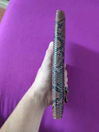 Cartera alargada mujer estampado serpiente