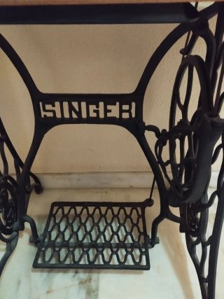 Máquina de coser Singer antigua (aprox. 1900)