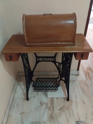 Máquina de coser Singer antigua (aprox. 1900)