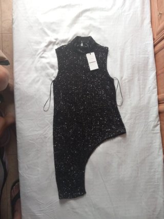 Blusa Zara lentejuelas negra