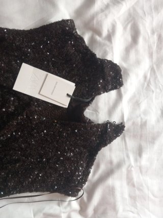 Blusa Zara lentejuelas negra