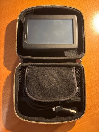 Tomtom GPS 4EN42 con estuche
