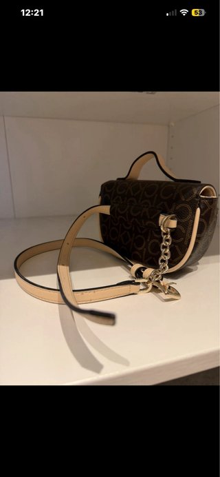 Riñonera Calvin Klein Marrón Pequeña 16X12