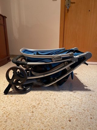 Carrito de paseo azul Buen estado