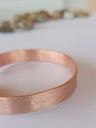Pulsera cobre gruesa martillada