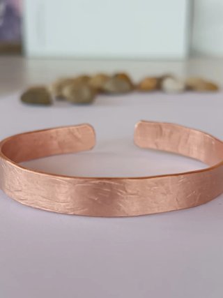 Pulsera cobre gruesa martillada