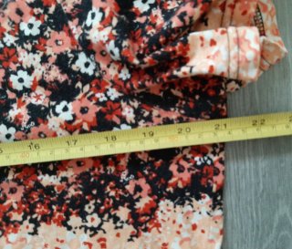 Camiseta floral manga corta mujer