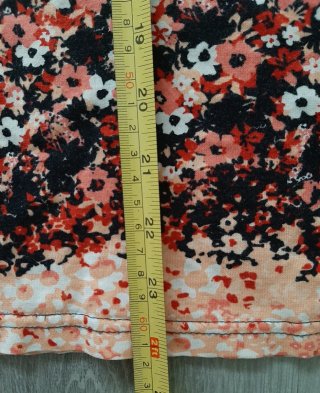 Camiseta floral manga corta mujer