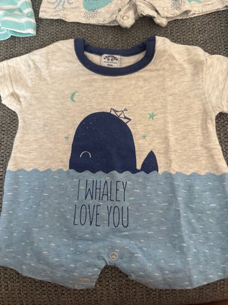 Pack 5 bodys Charanga Talla 0-0 meses y 2 camiseta