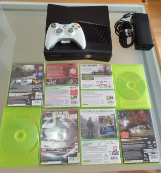 Xbox 360 Slim 250 GB Negra