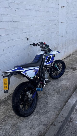 Derbi Senda SM Supermotard Azul y Blanco