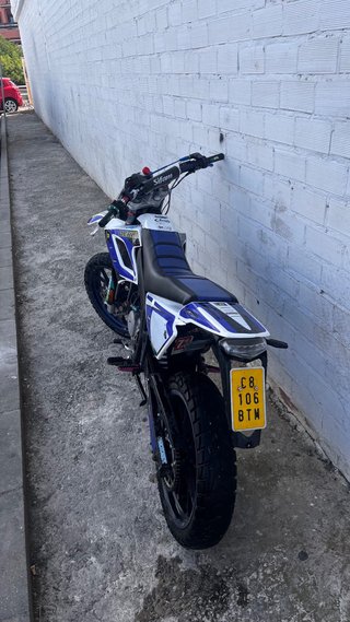 Derbi Senda SM Supermotard Azul y Blanco