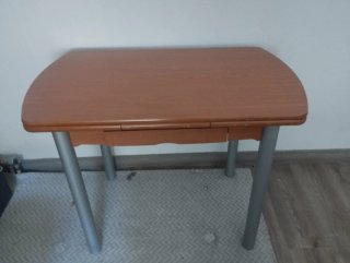 Mesa extensible de cocina con sillas