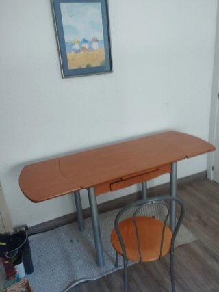 Mesa extensible de cocina con sillas
