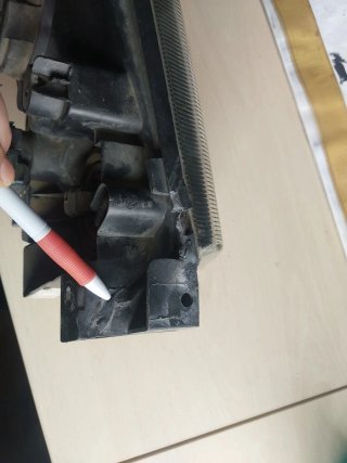 Faro Izquierdo Nissan Terrano
