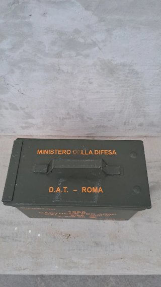 Cassetta metallica militare