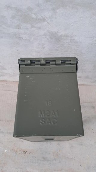 Cassetta metallica militare
