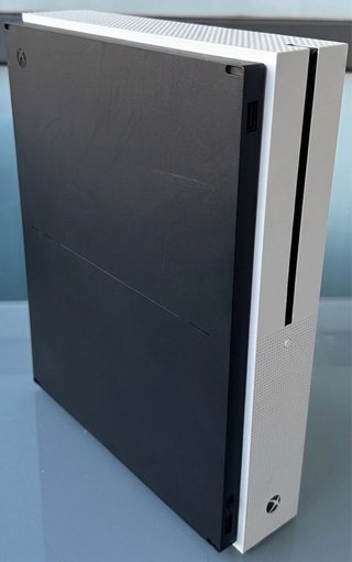 Xbox One S 1TB + Mando Xbox Astral Purple